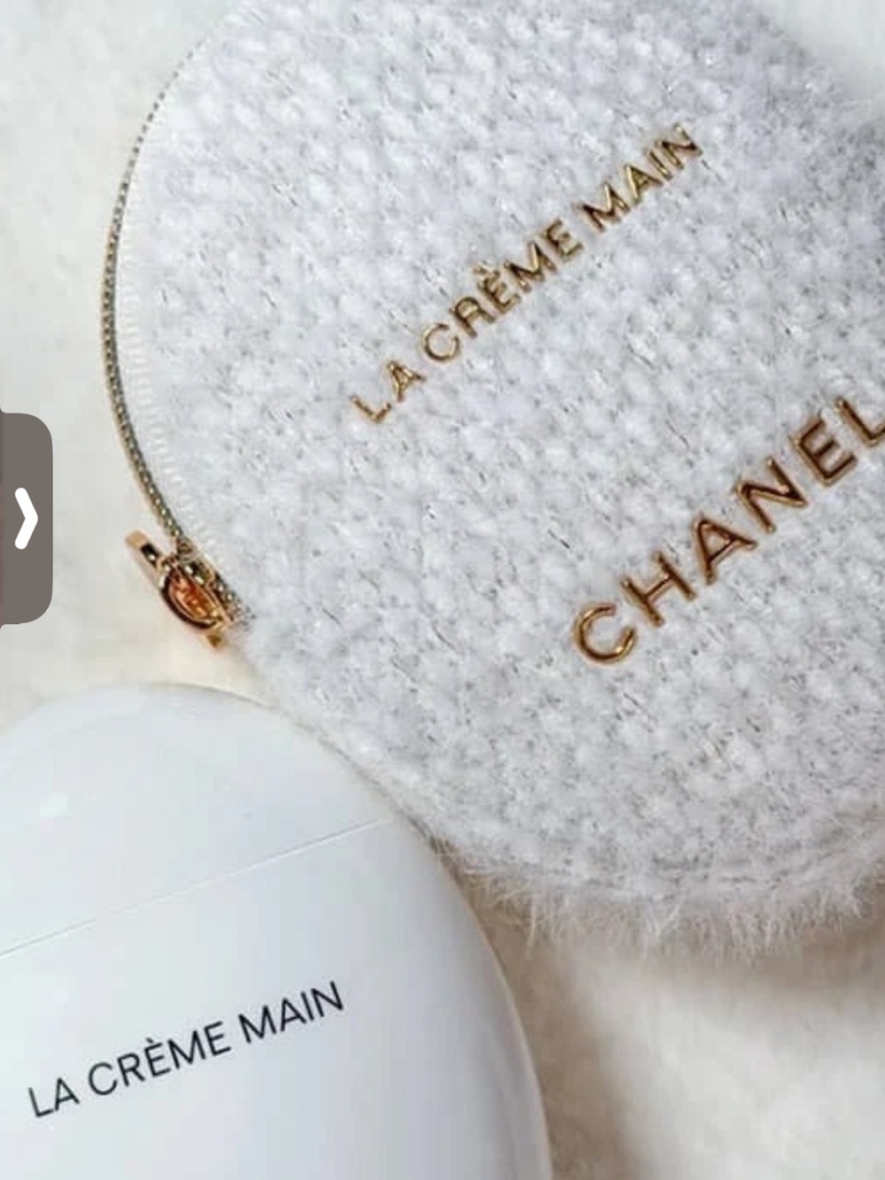 CHANEL LA CRÈME MAIN Hand
Cream 50ml + White Pouch Limited Edition 2026 New - Picture 4 of 4